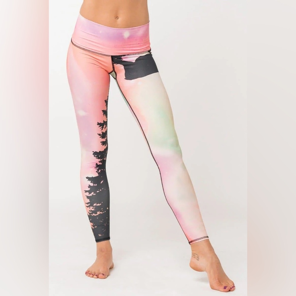 🌲TEEKI🌲NORTHERN LIGHTS YOGA LEGGINGS